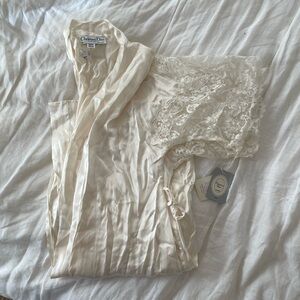 Vintage Christian Dior 100% silk robe with lace sleeves